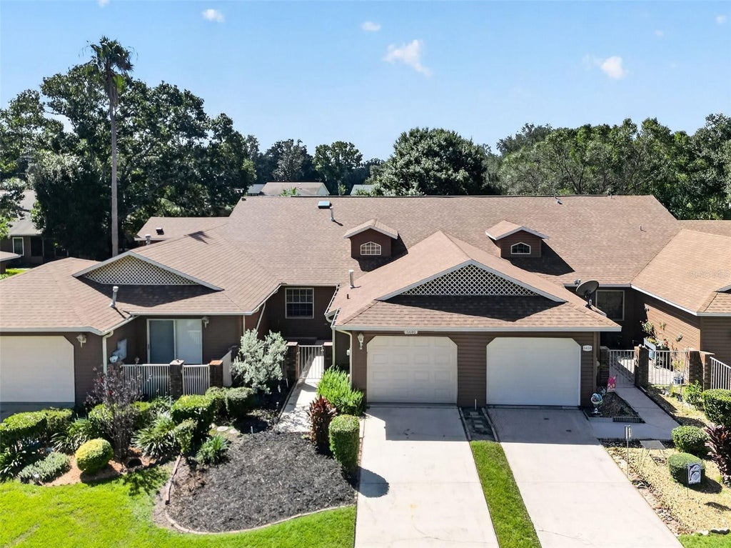 Photo of 5440 Rosewall Circle, Leesburg, FL 34748 (MLS # G5118163)