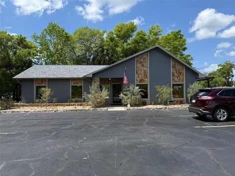 Photo of 154 SE 7th Avenue, Crystal River, FL 34429 (MLS # OM700523)