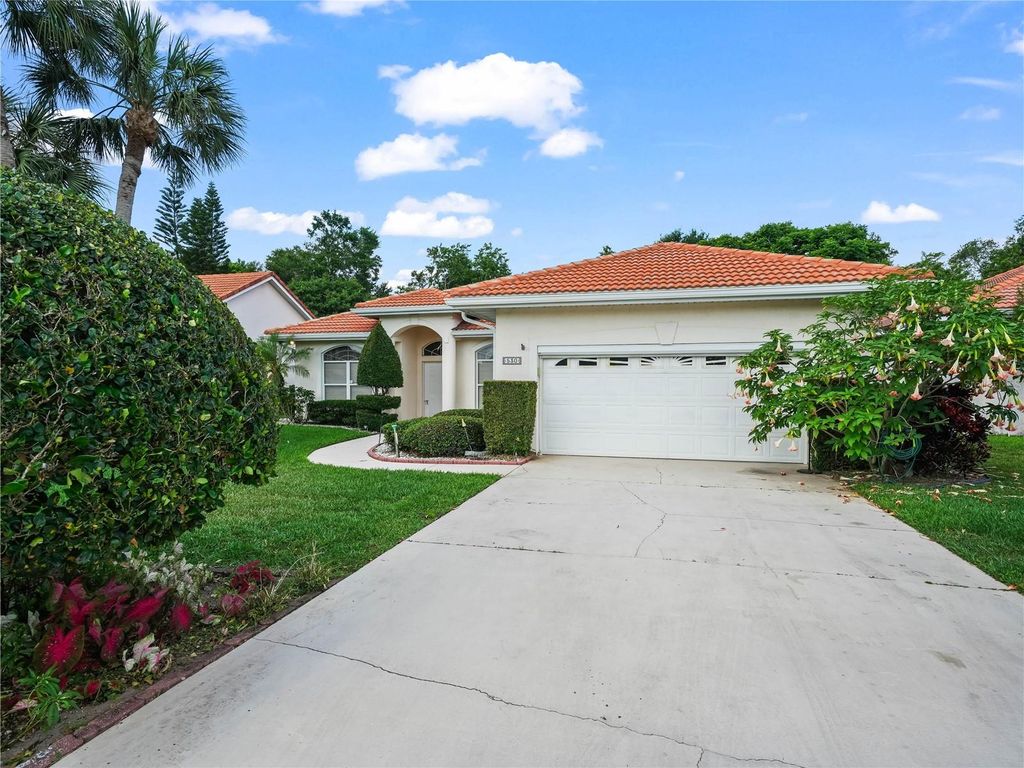 Photo of 530 Greenway Drive, Lake Wales, FL 33898 (MLS # P4934571)