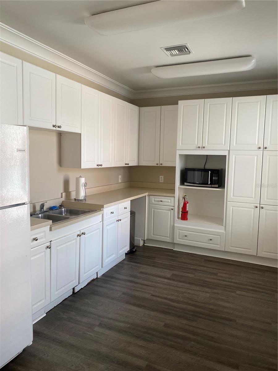 18001 RICHMOND PLACE DRIVE 1034 - Photo 3