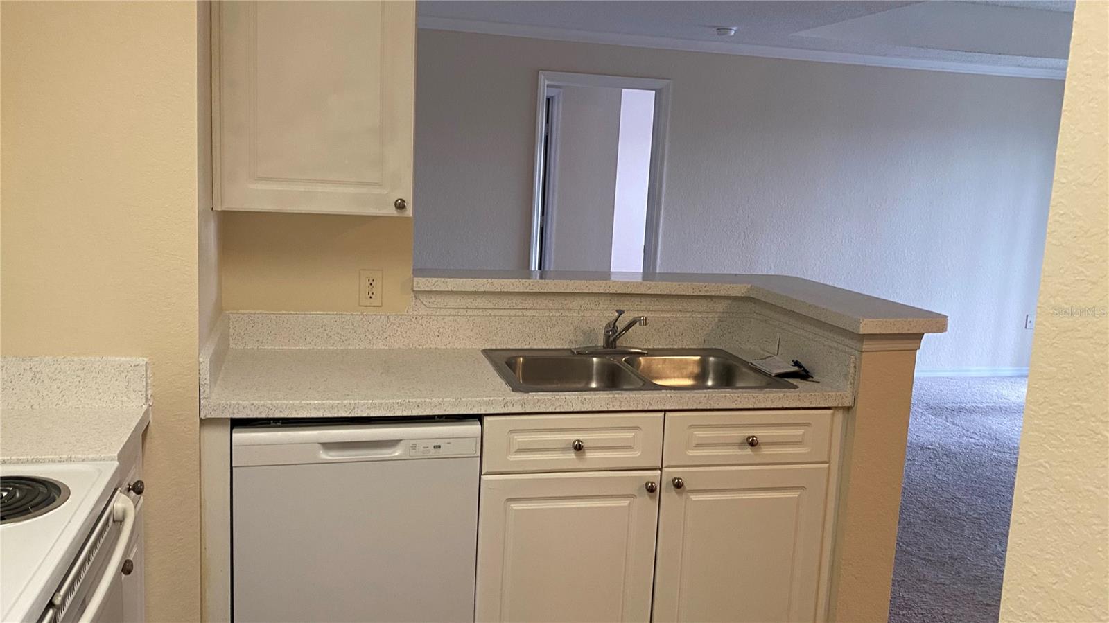 18001 RICHMOND PLACE DRIVE 1034 - Photo 4