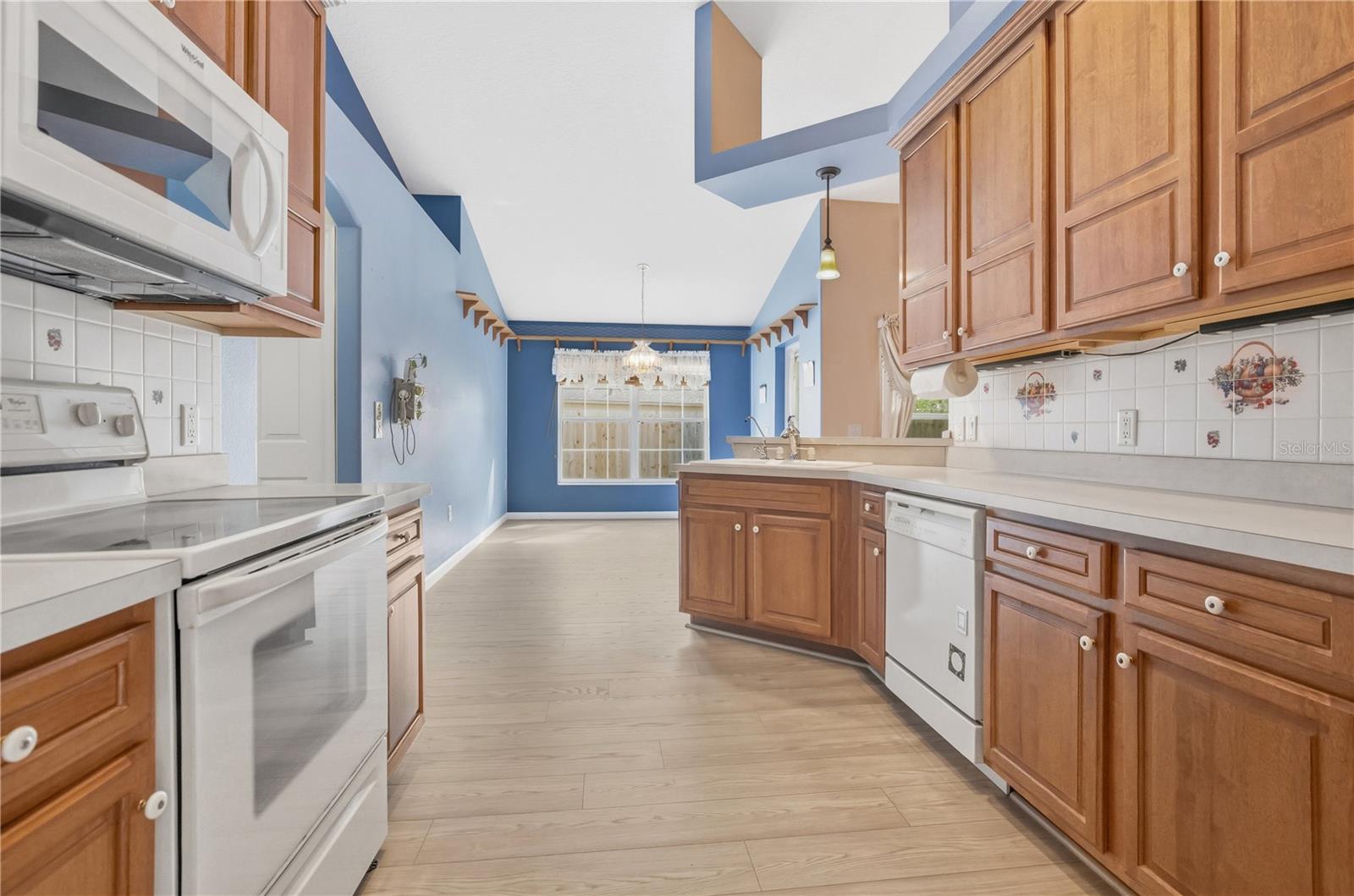 LEESBURG LAKE POINTE AT SUMMIT - Residential