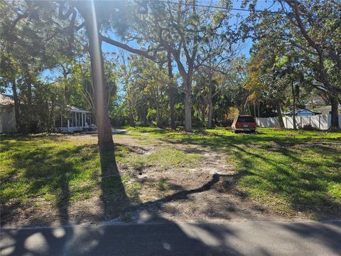 A home in PALM HARBOR