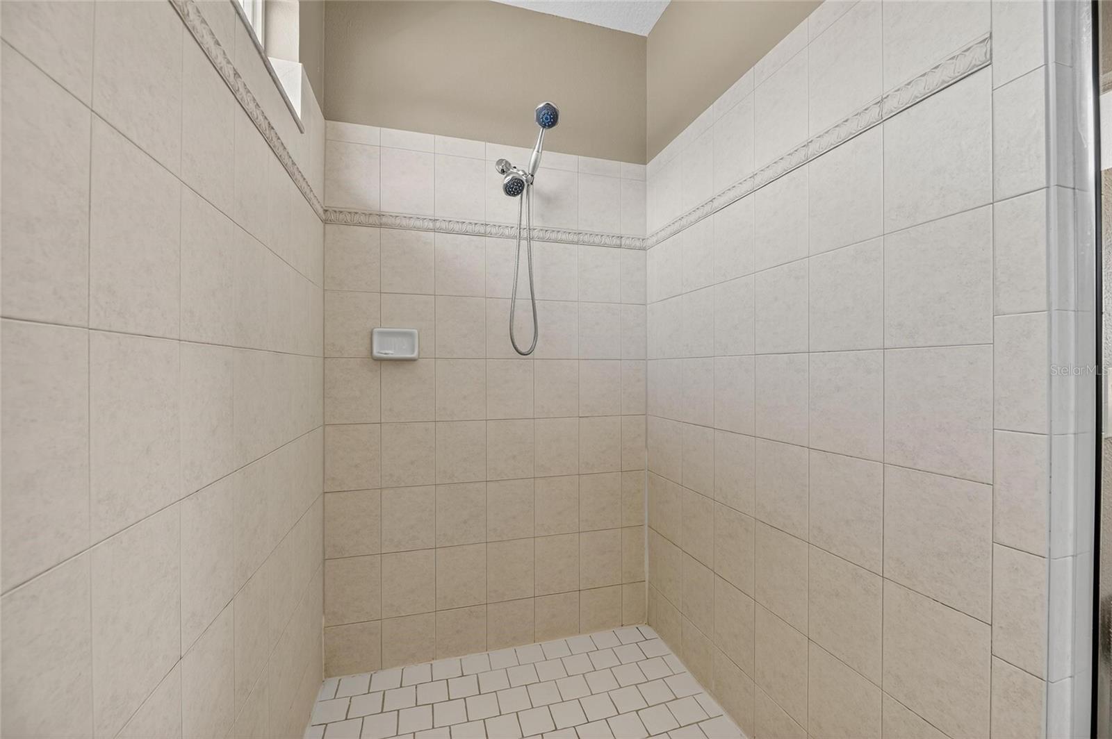 STONEGATE PH 01 - Residential Lease