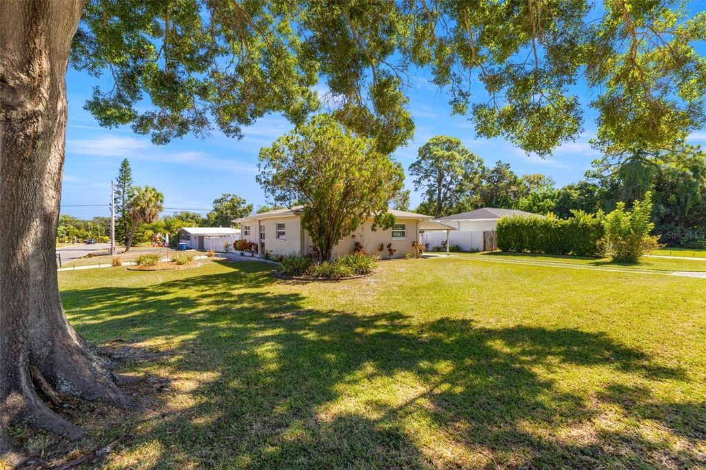 Photo of 1263 Bellevue Boulevard, Clearwater, FL 33756 (MLS # TB8438804)