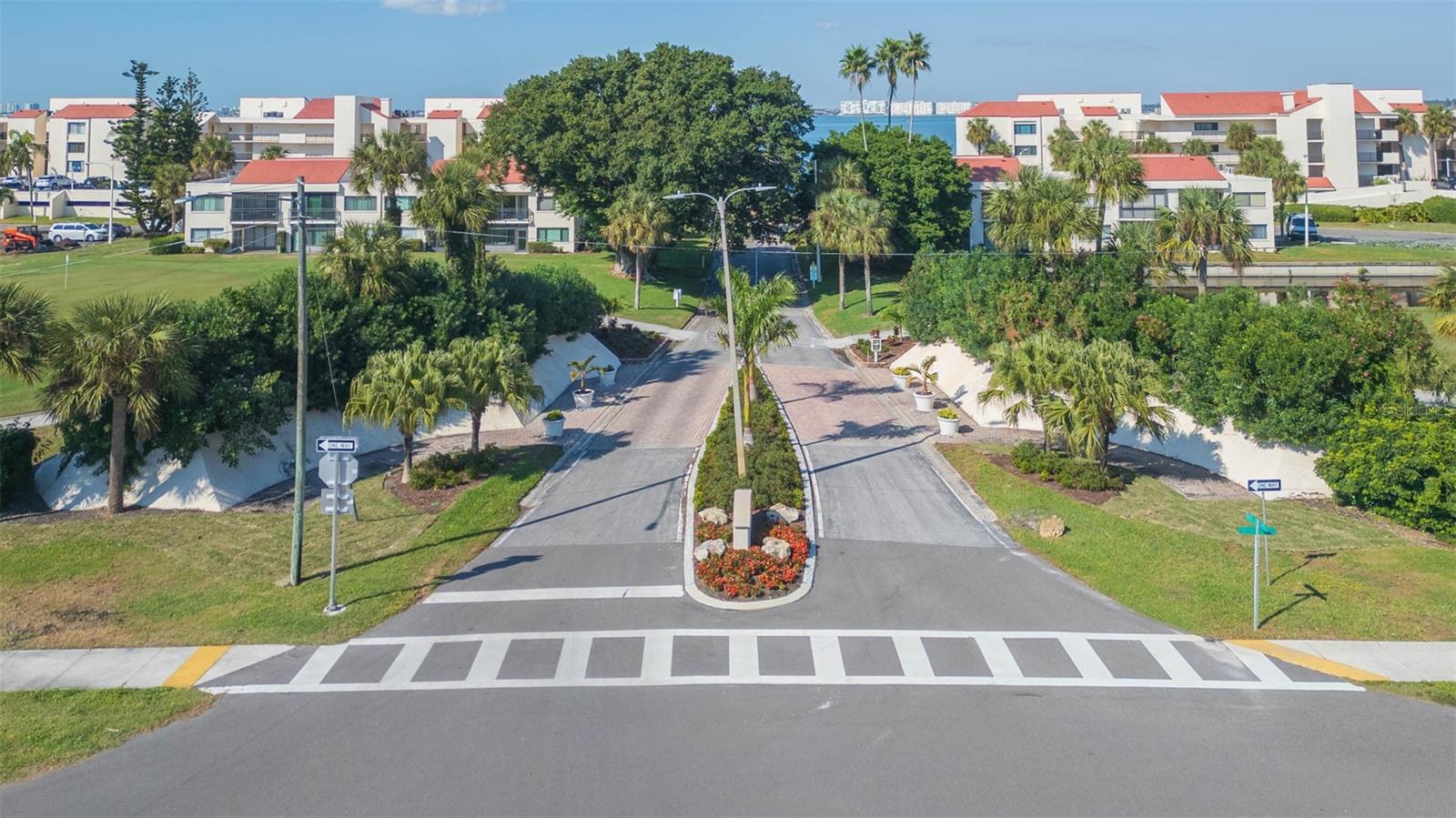 LA PUERTA DEL SOL CONDO - Residential