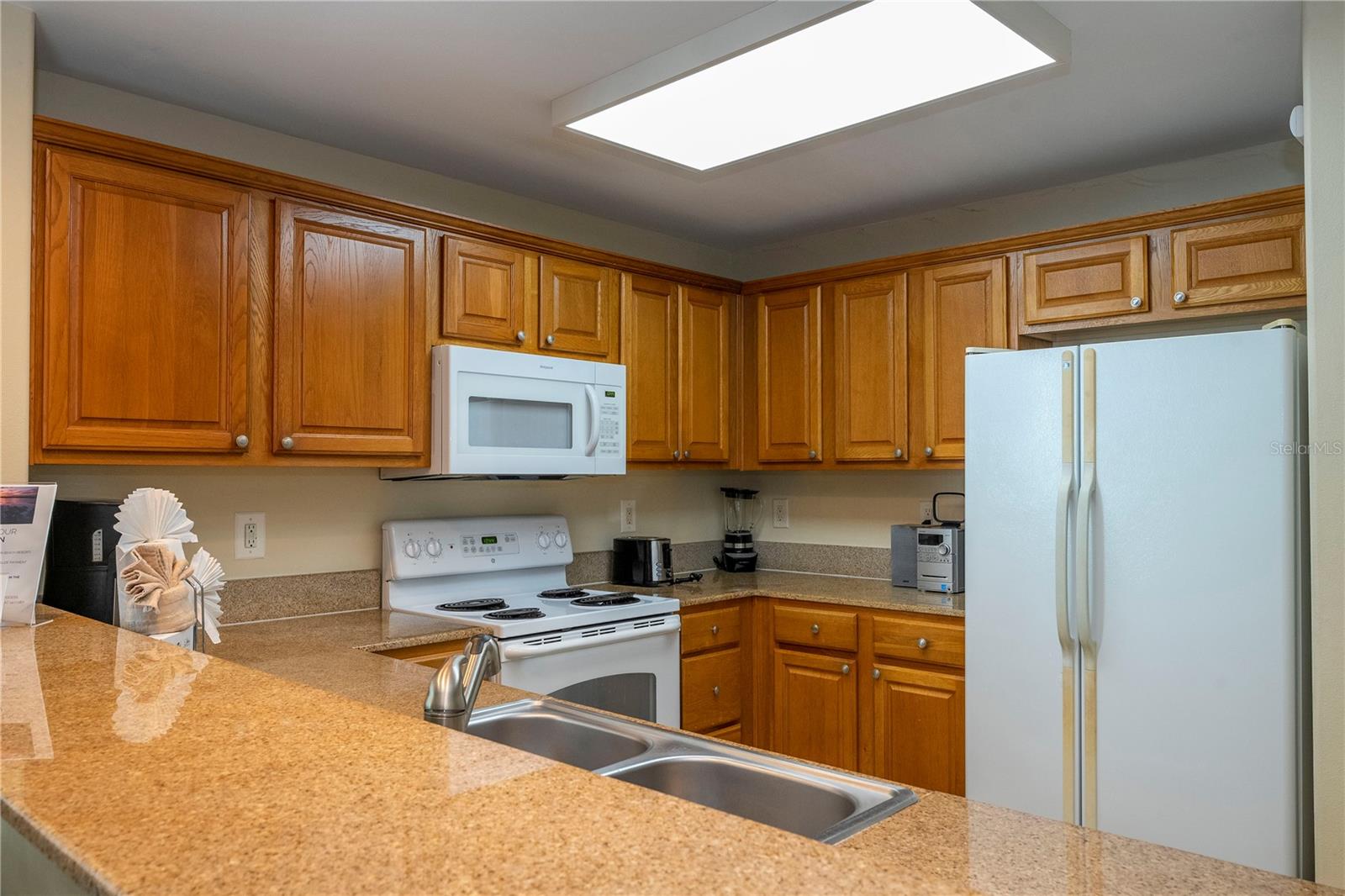 BLUE HERON BEACH RESIDENCE TOWER I - Residential