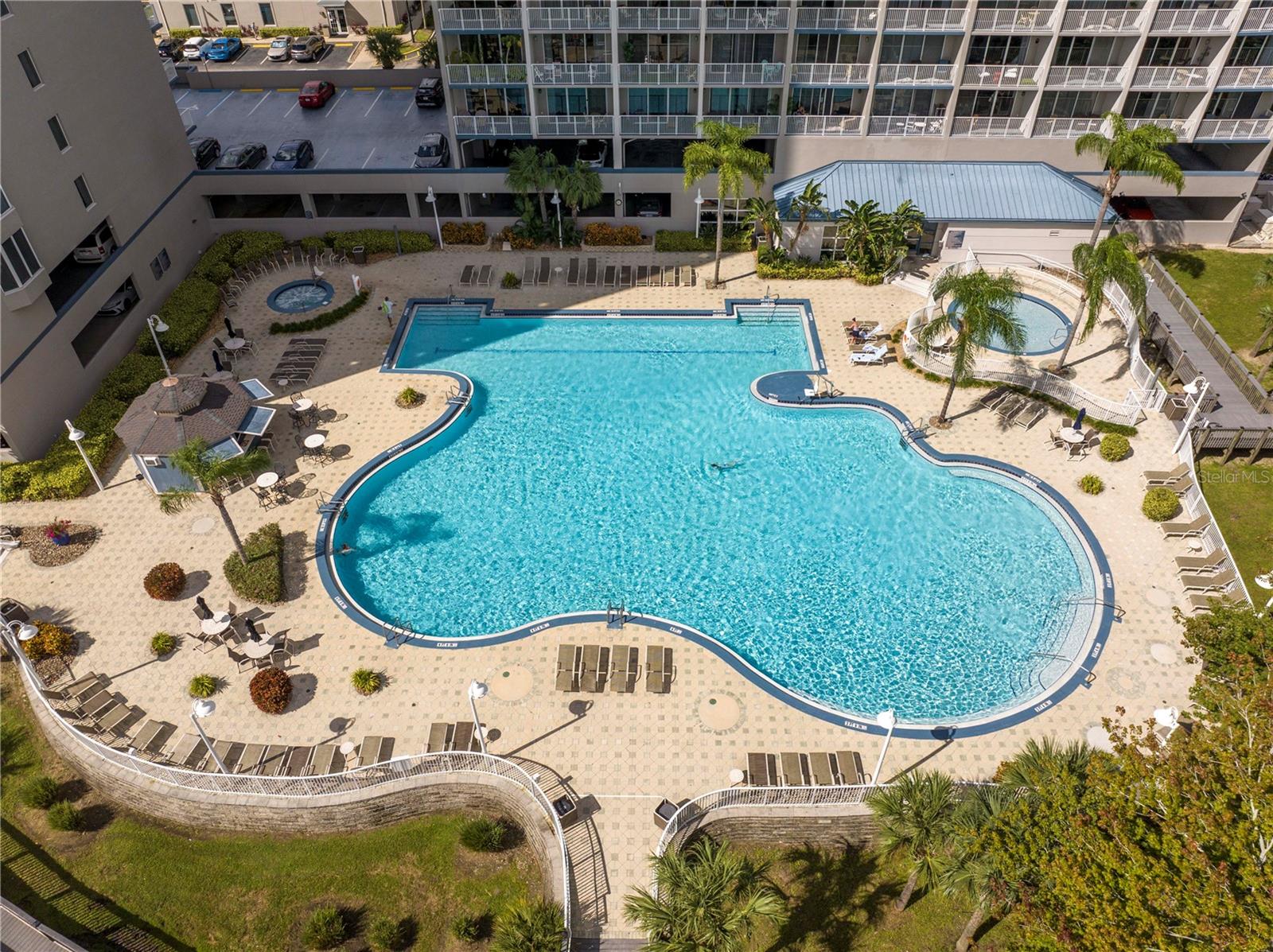 BLUE HERON BEACH RESIDENCE TOWER I - Residential