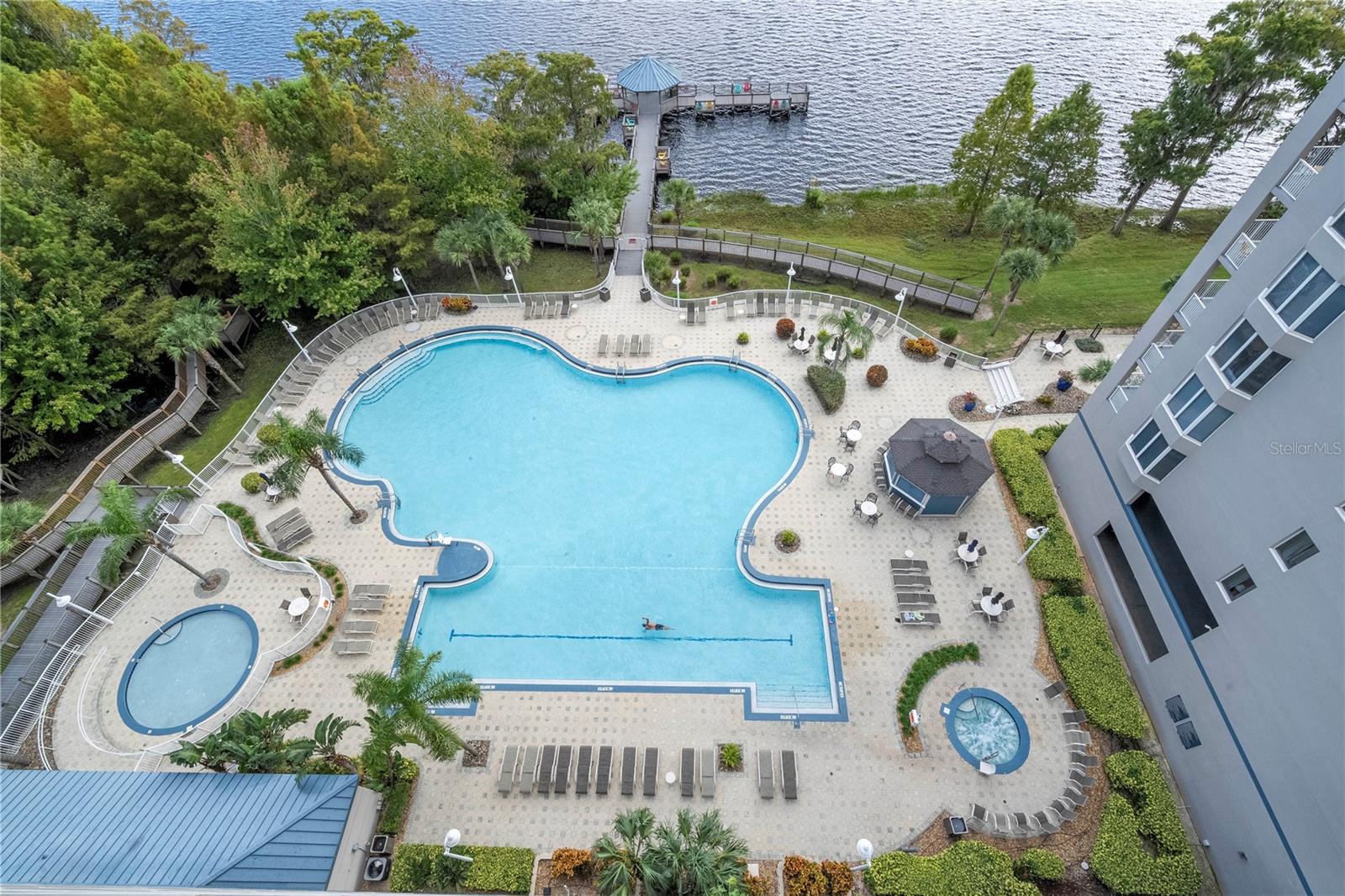 BLUE HERON BEACH RESIDENCE TOWER I - Residential