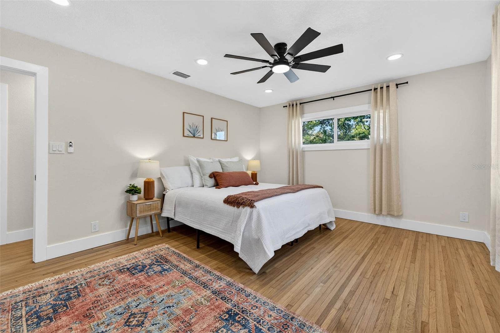 HYDE PARK - Residential