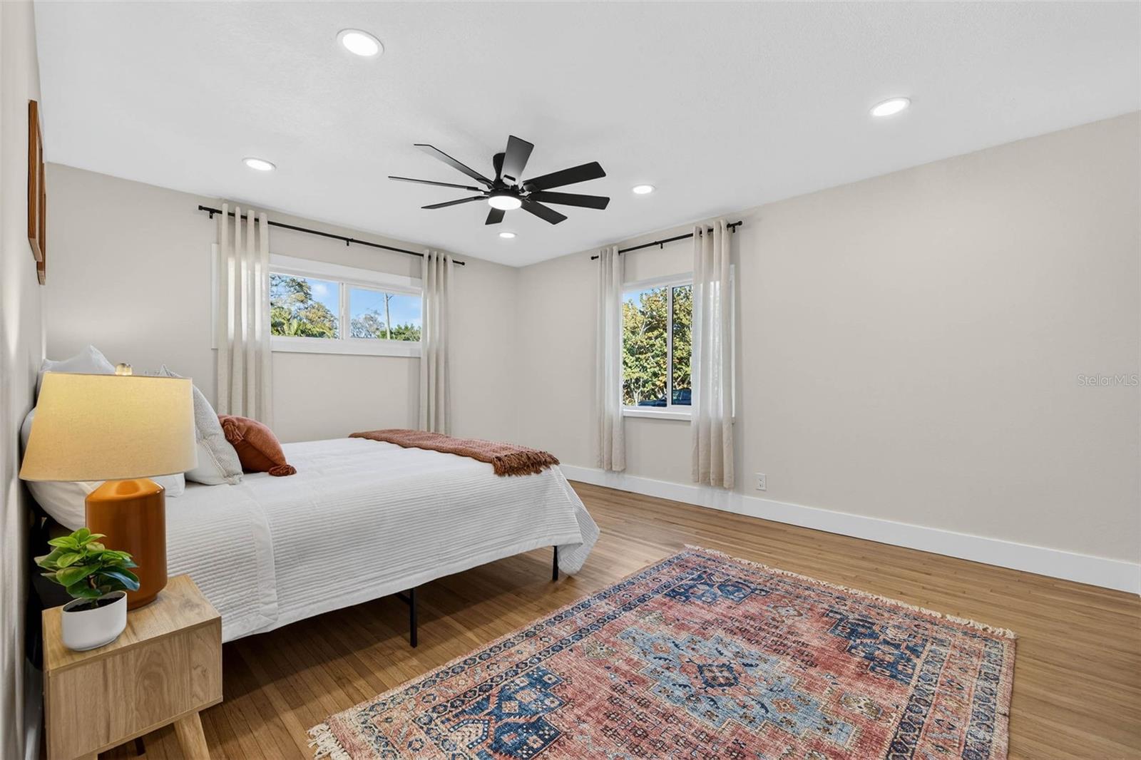 HYDE PARK - Residential