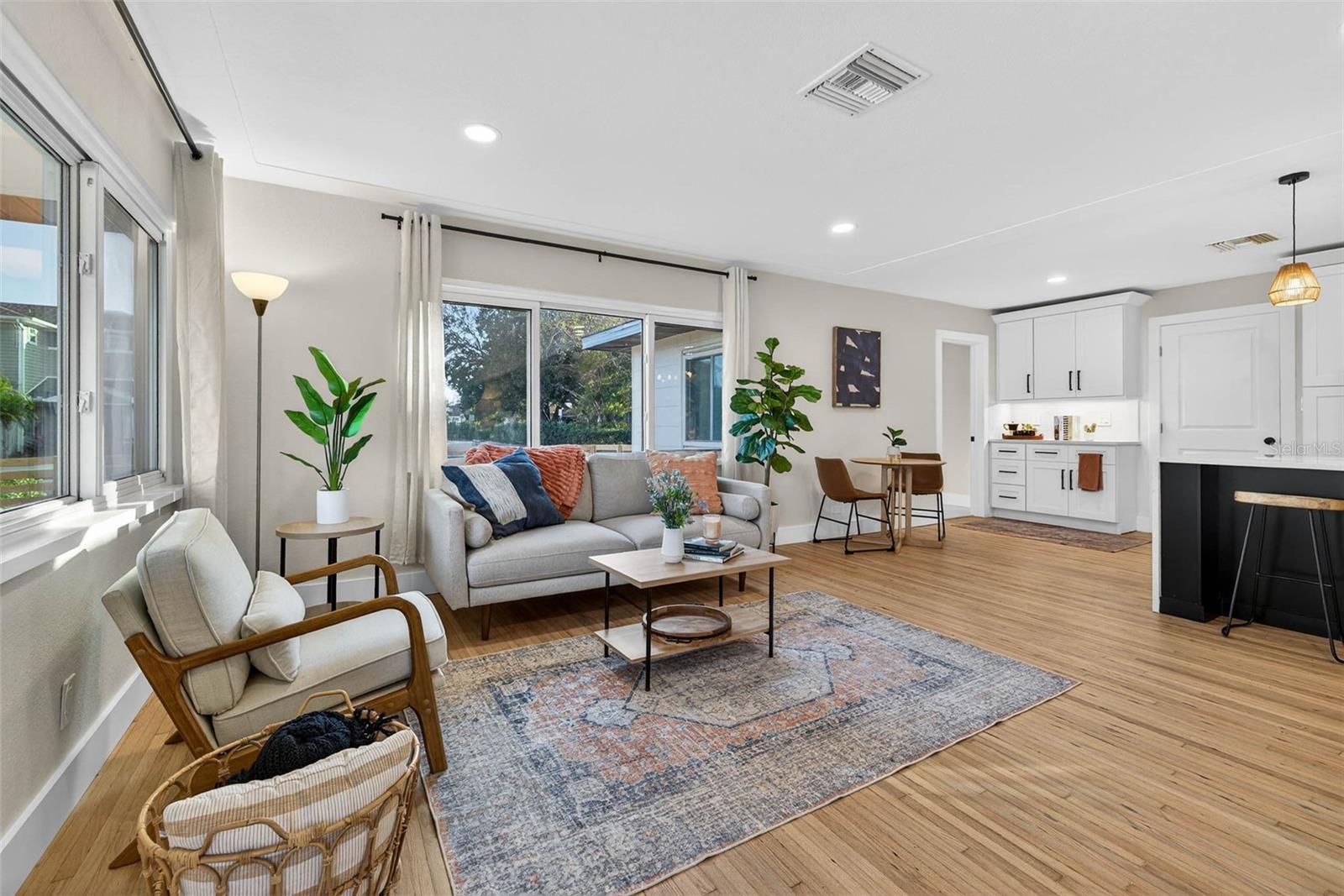 HYDE PARK - Residential