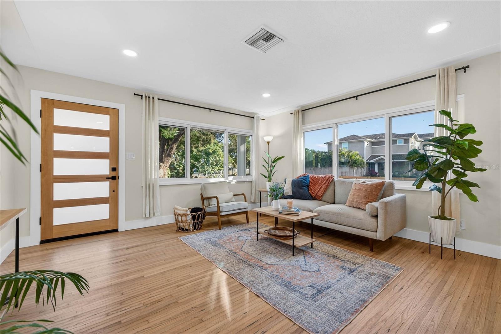 HYDE PARK - Residential