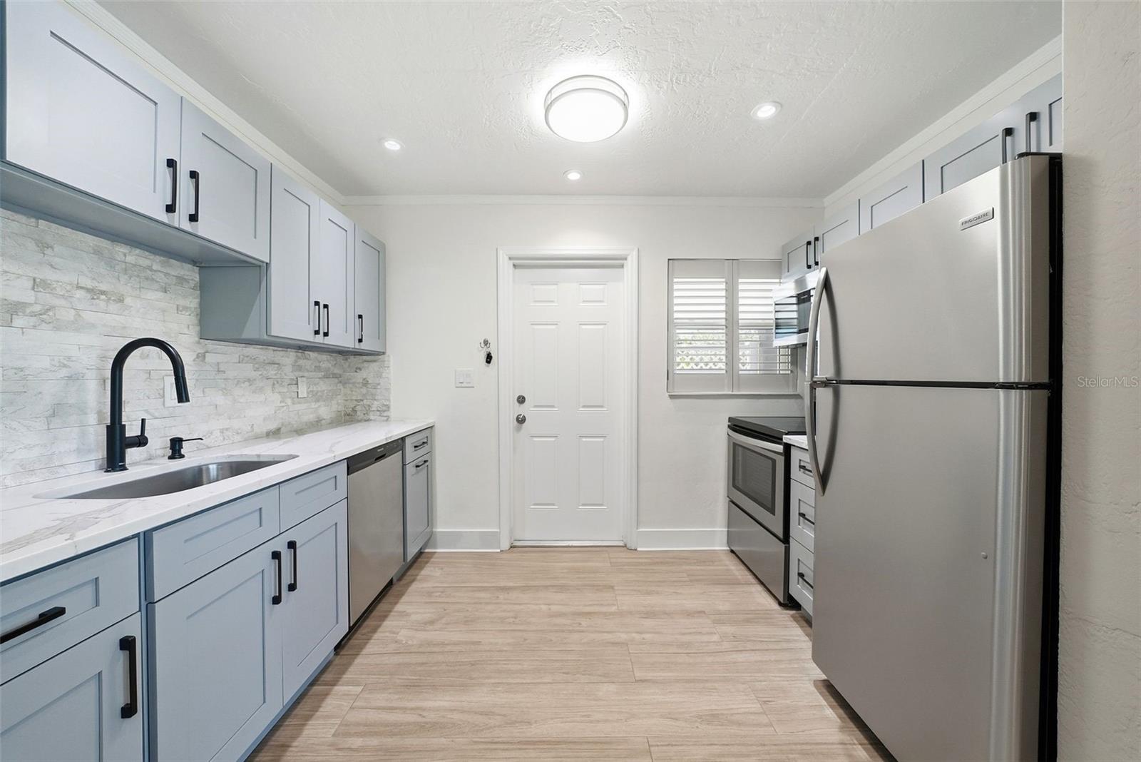 SNELL SHORES MANOR - Residential