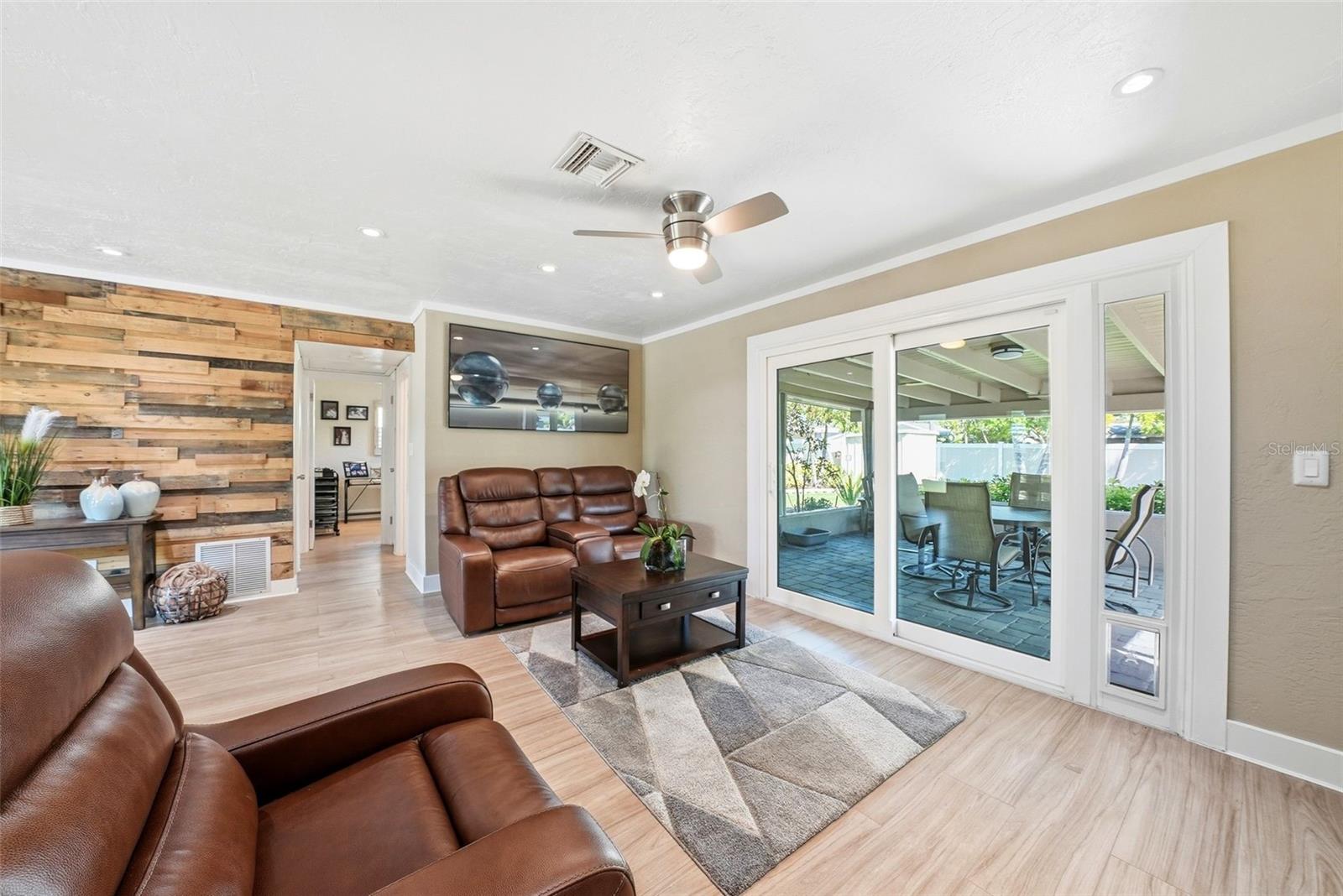 SNELL SHORES MANOR - Residential