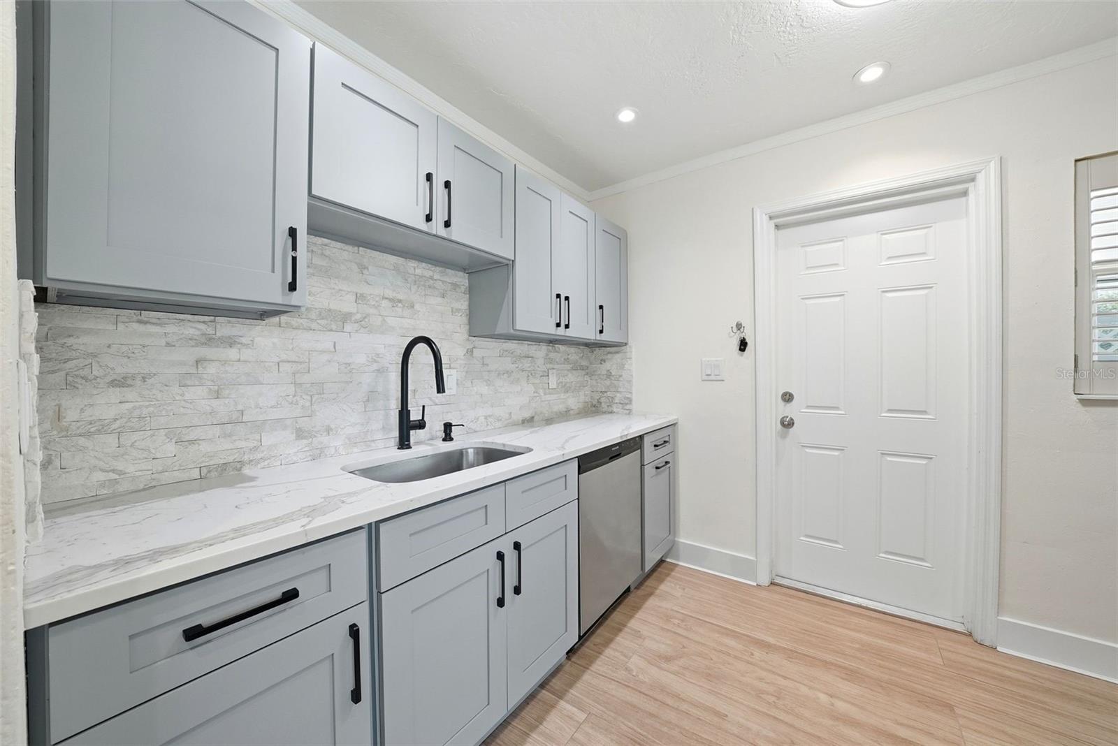 SNELL SHORES MANOR - Residential