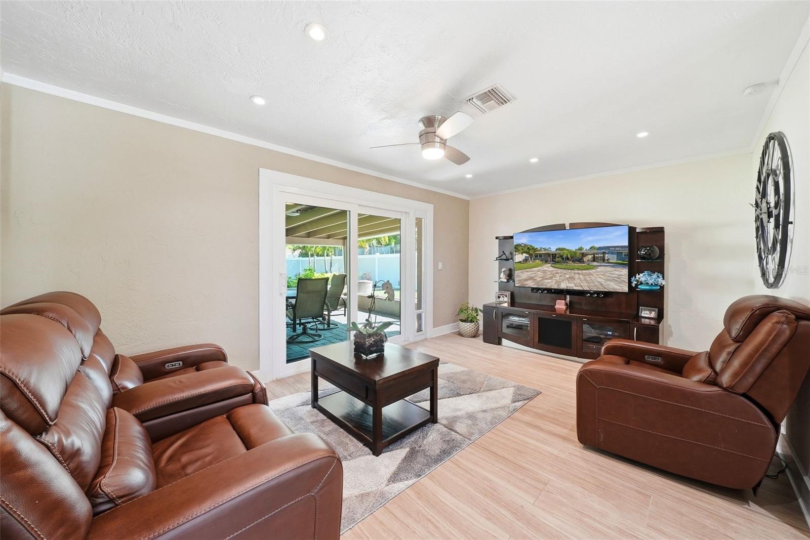 SNELL SHORES MANOR - Residential