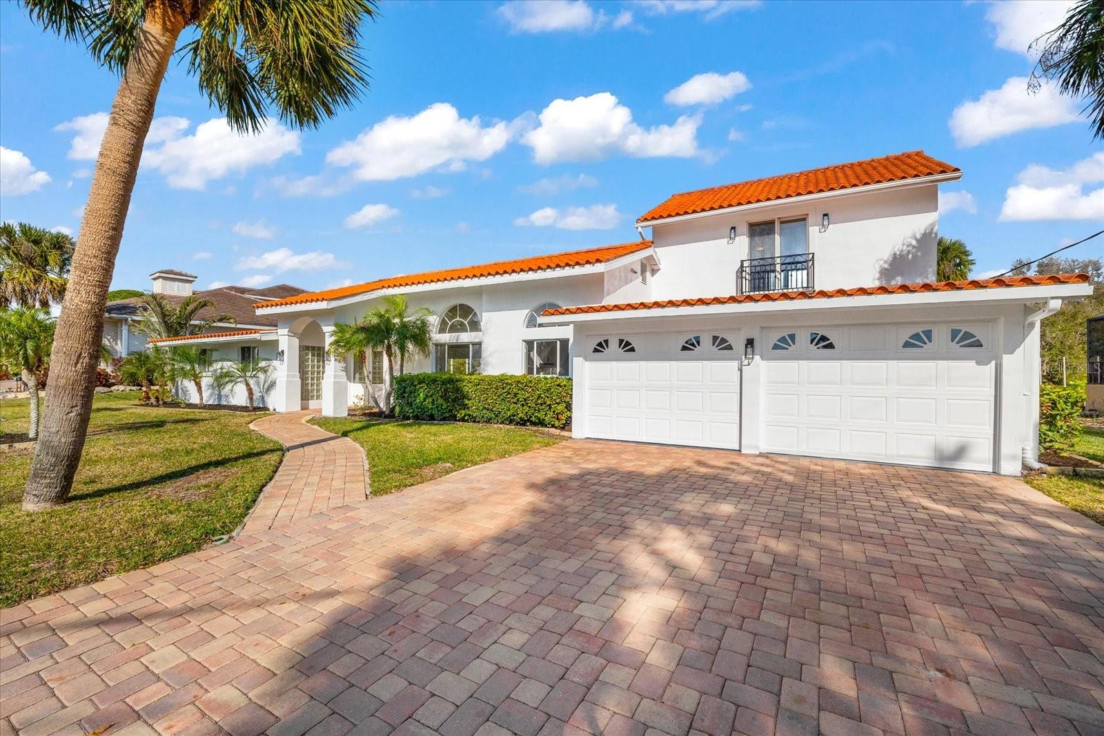 SIESTA ISLES - Residential