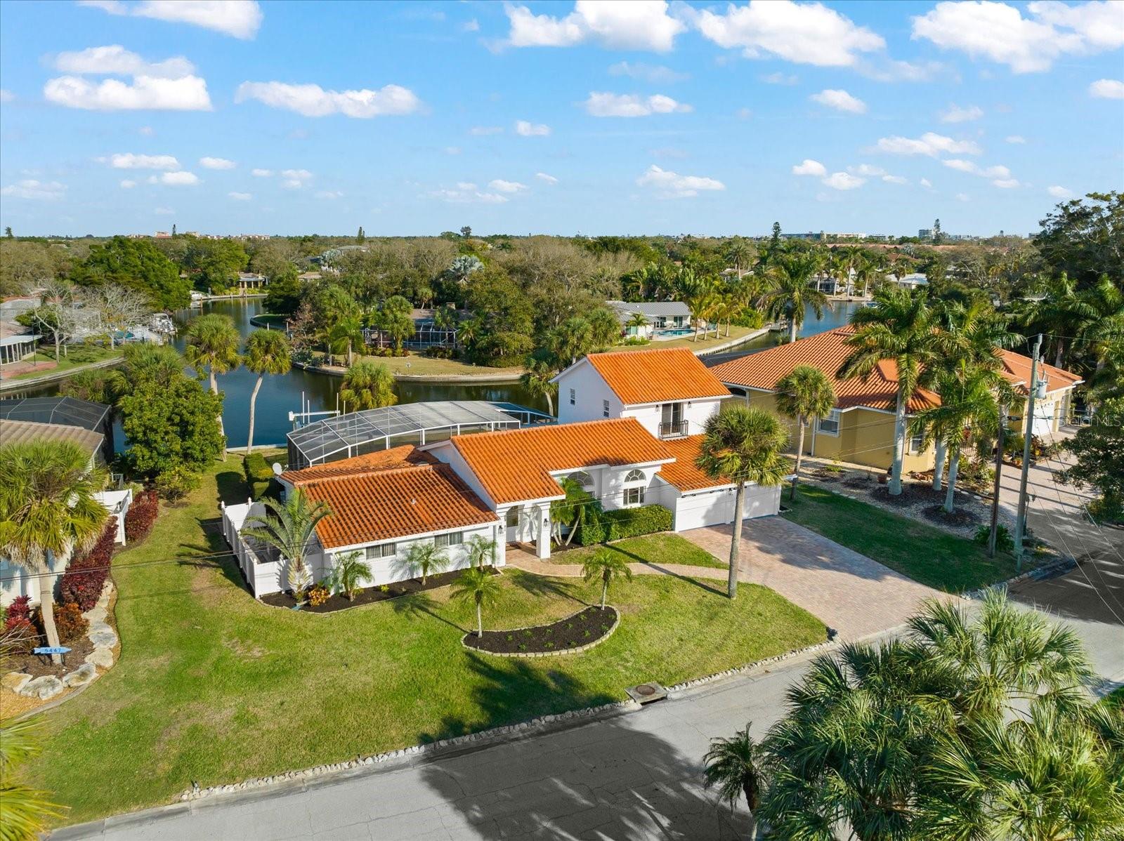 SIESTA ISLES - Residential