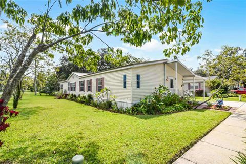 Photo of 14228 Mistletoe Way, Astatula, FL 34705 (MLS # G5102088)