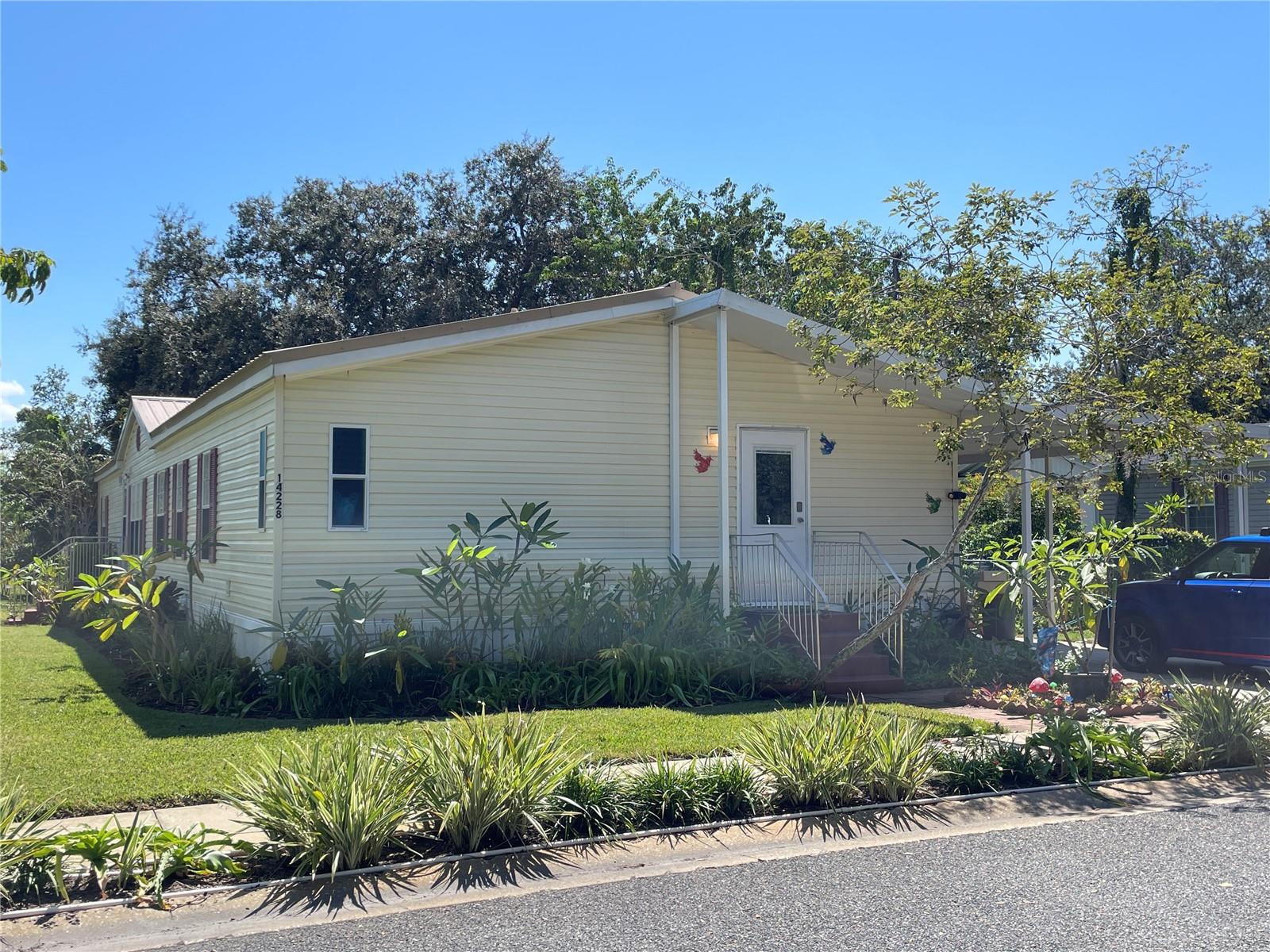 ASTATULA MEADOWS SUB - Residential