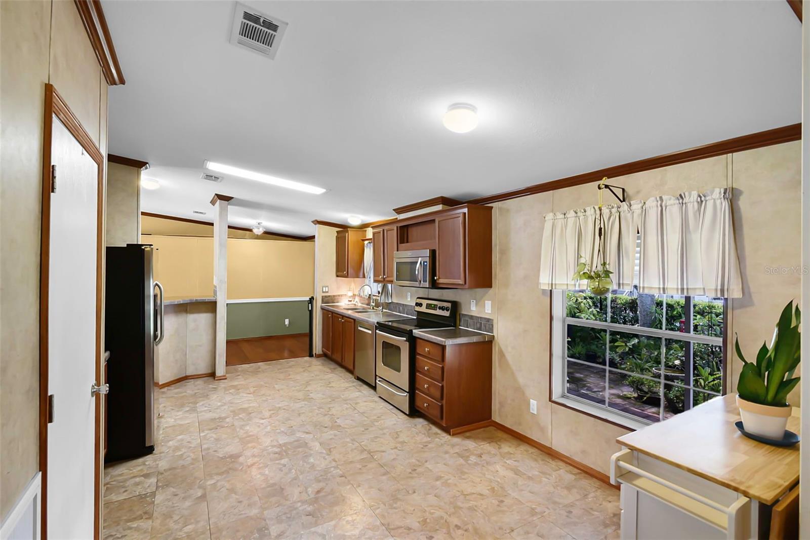 14228 MISTLETOE WAY