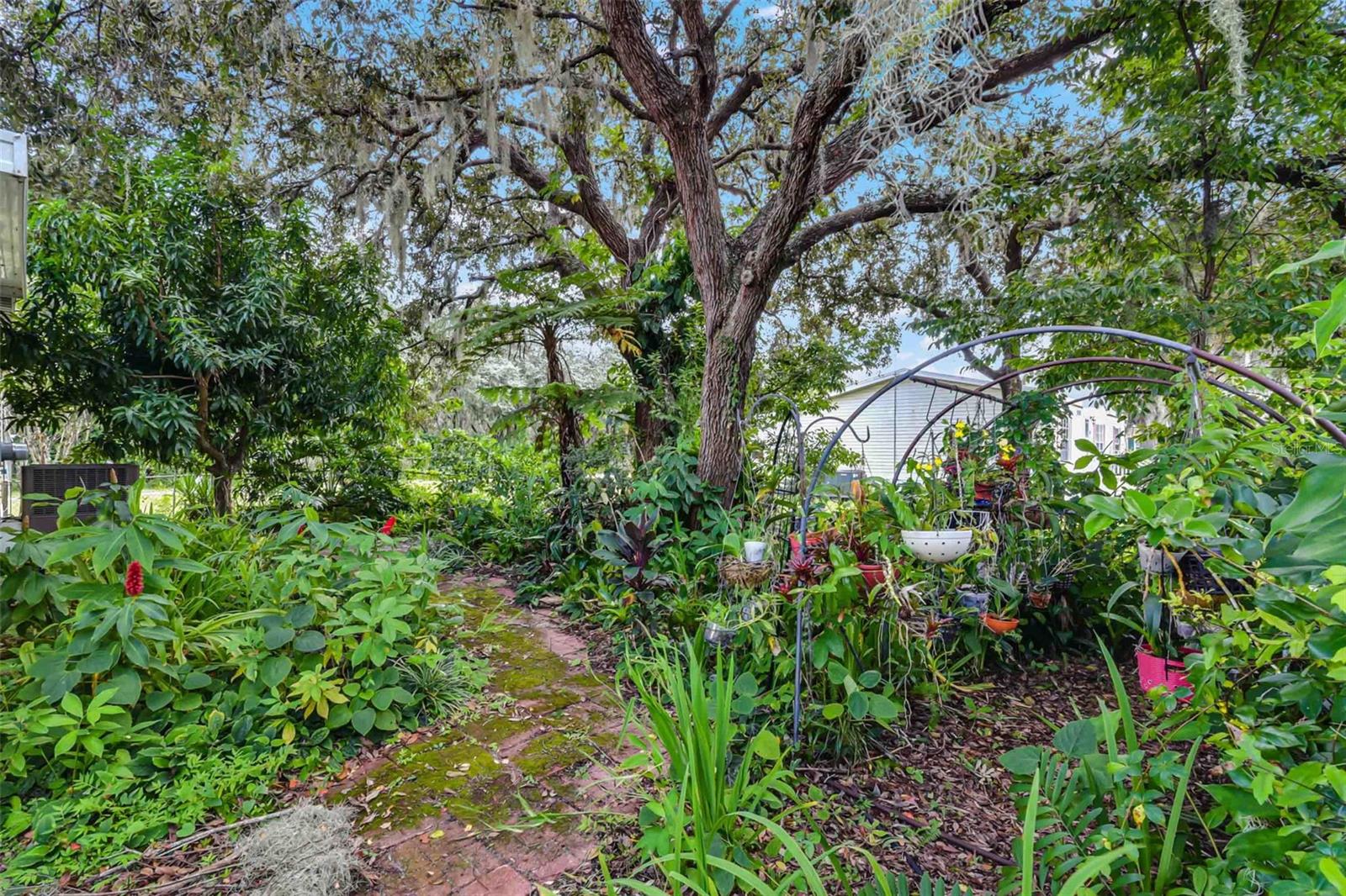 ASTATULA MEADOWS SUB - Residential