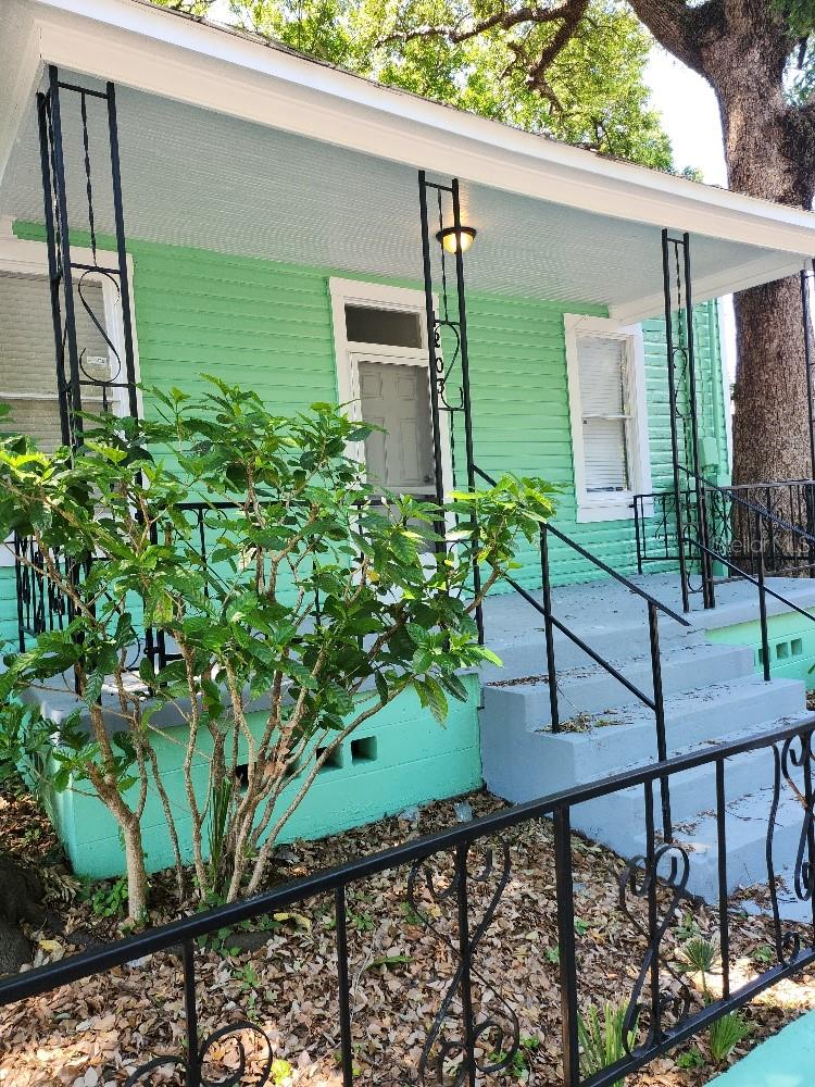 Photo of 1203 E 15th Avenue, Tampa, FL 33605 (MLS # TB8543586)