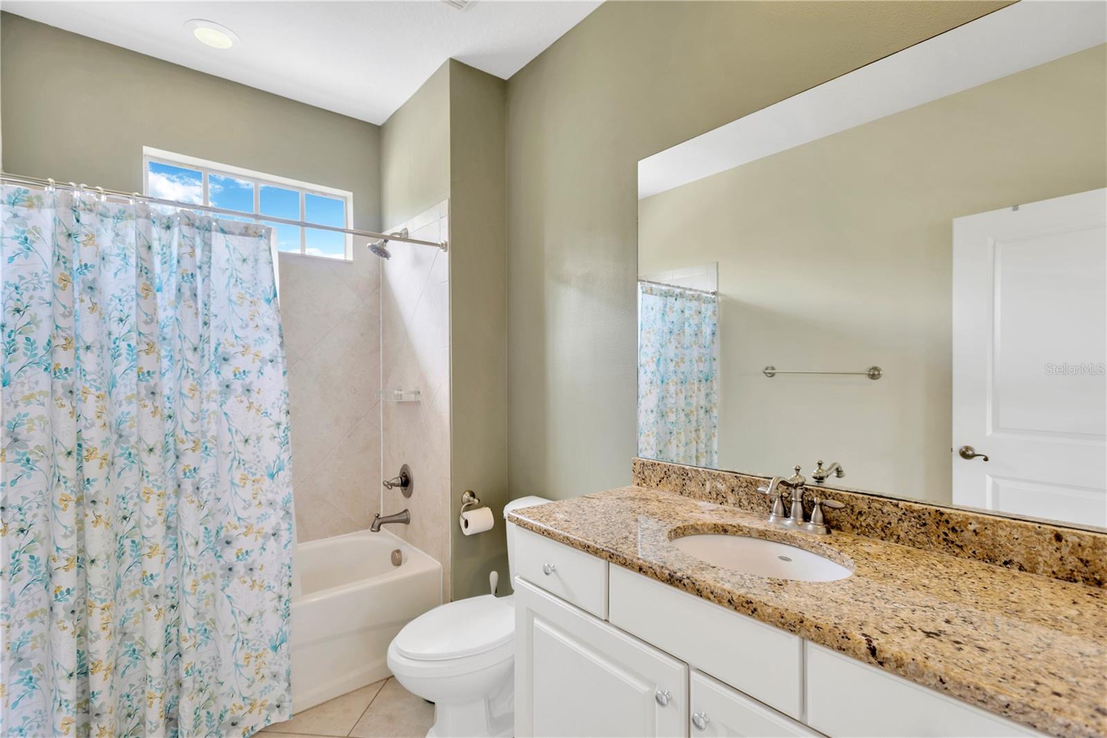 CLUB MANOR EAST OF GRAND HAMPT - Residential