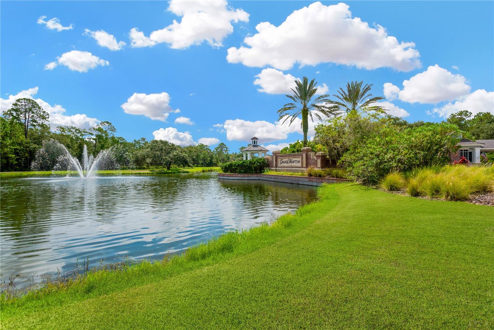 CLUB MANOR EAST OF GRAND HAMPT - Residential