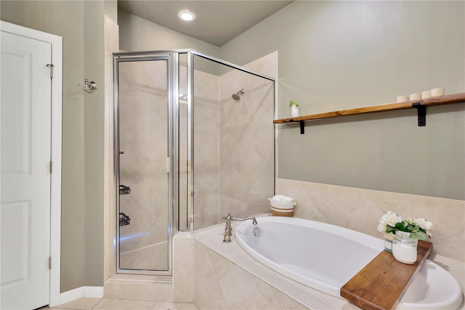 CLUB MANOR EAST OF GRAND HAMPT - Residential