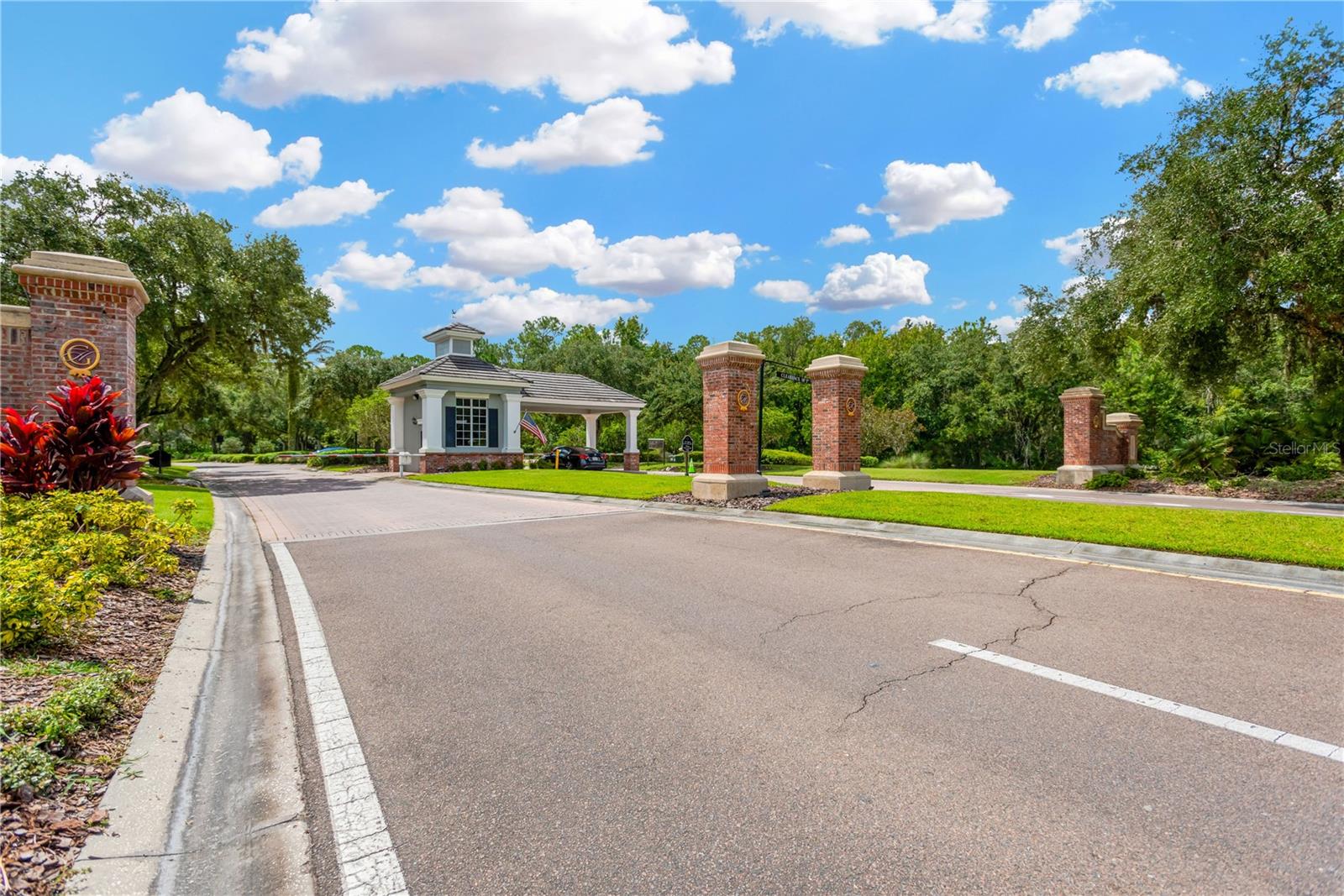 CLUB MANOR EAST OF GRAND HAMPT - Residential