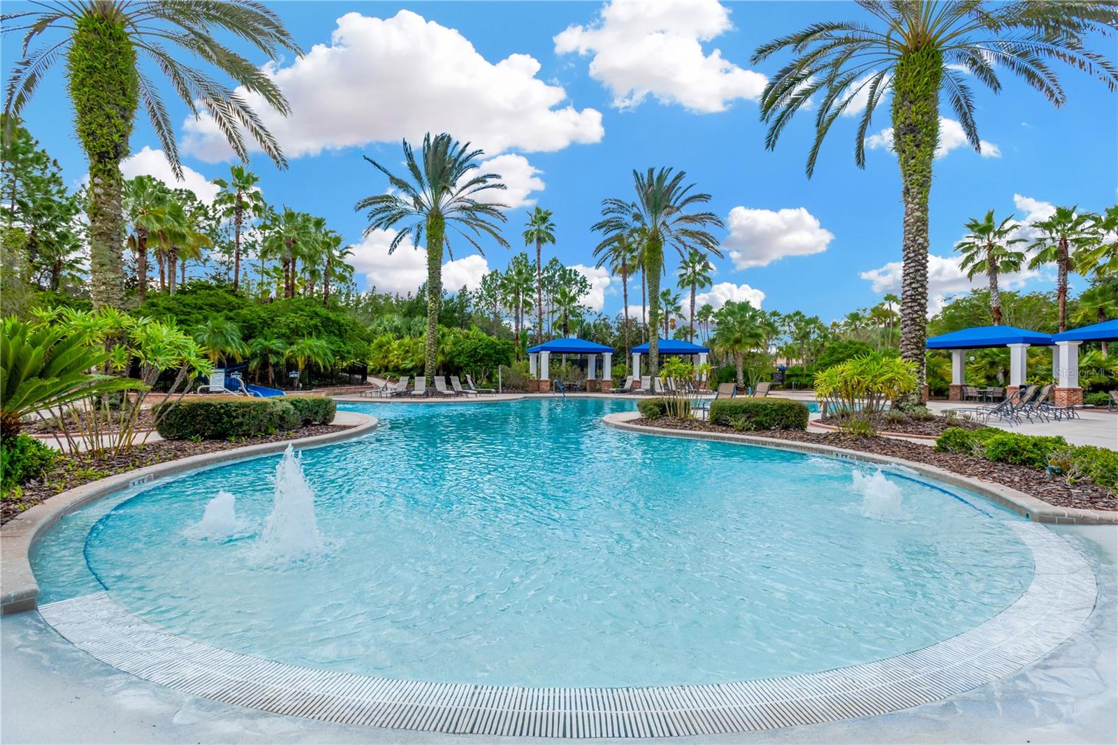 CLUB MANOR EAST OF GRAND HAMPT - Residential