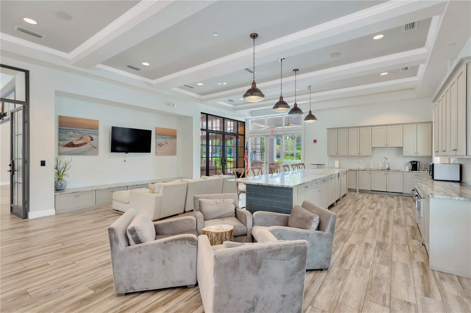 CLUB MANOR EAST OF GRAND HAMPT - Residential