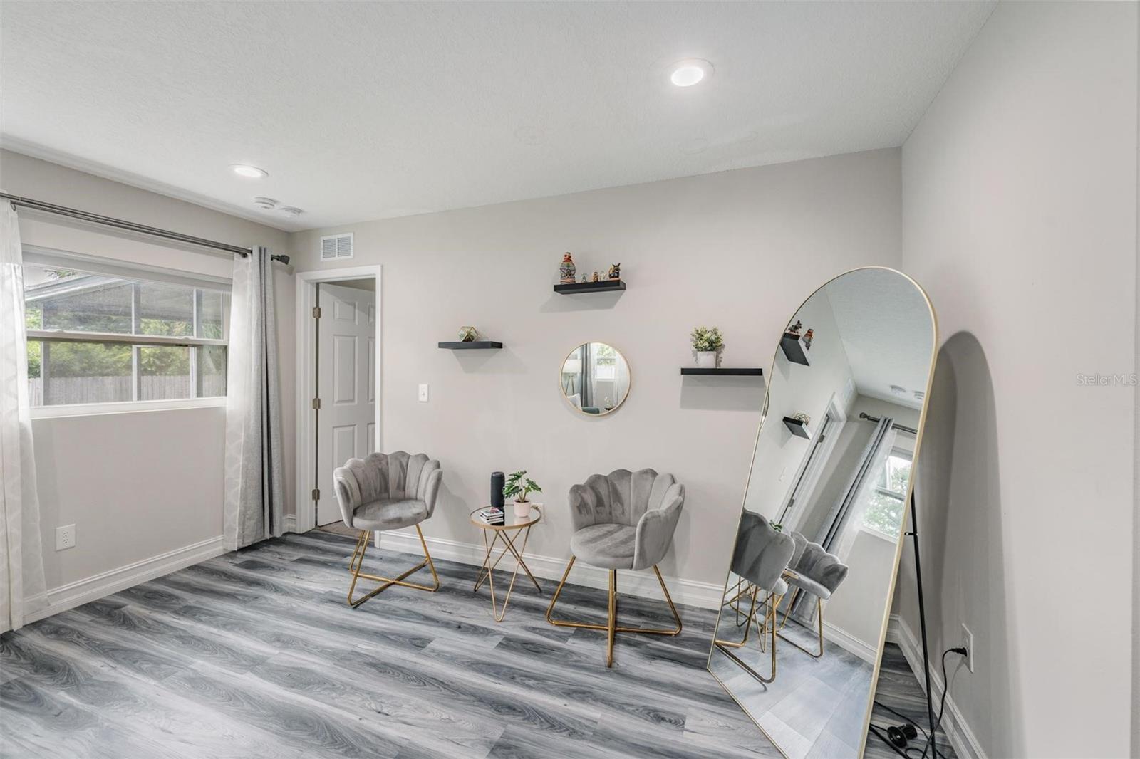 HAMNERS W E ALBIMAR - Residential