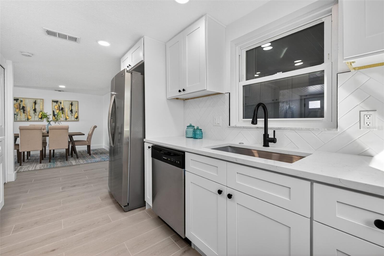 LEISURE BEACH - Residential