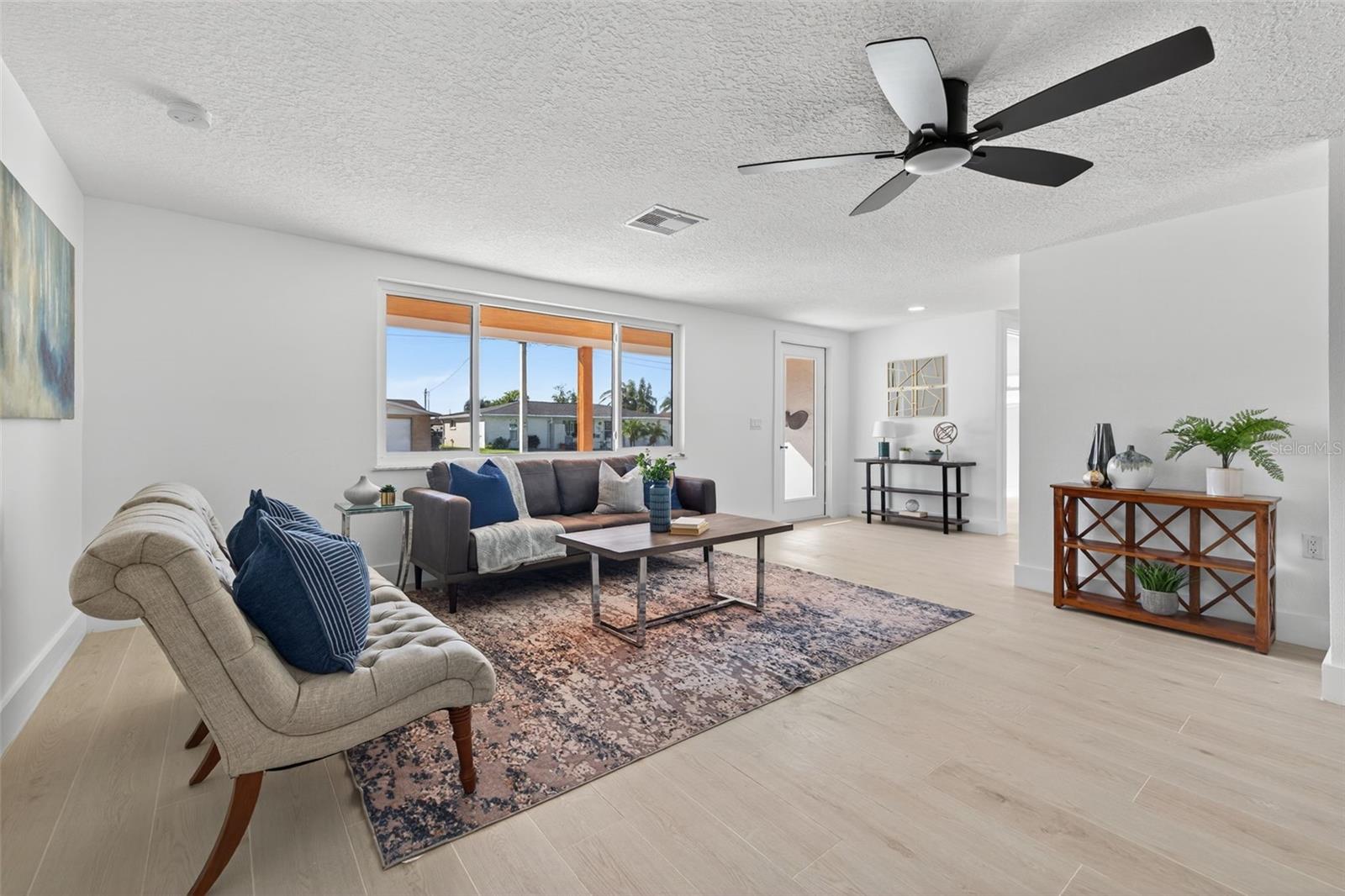 LEISURE BEACH - Residential