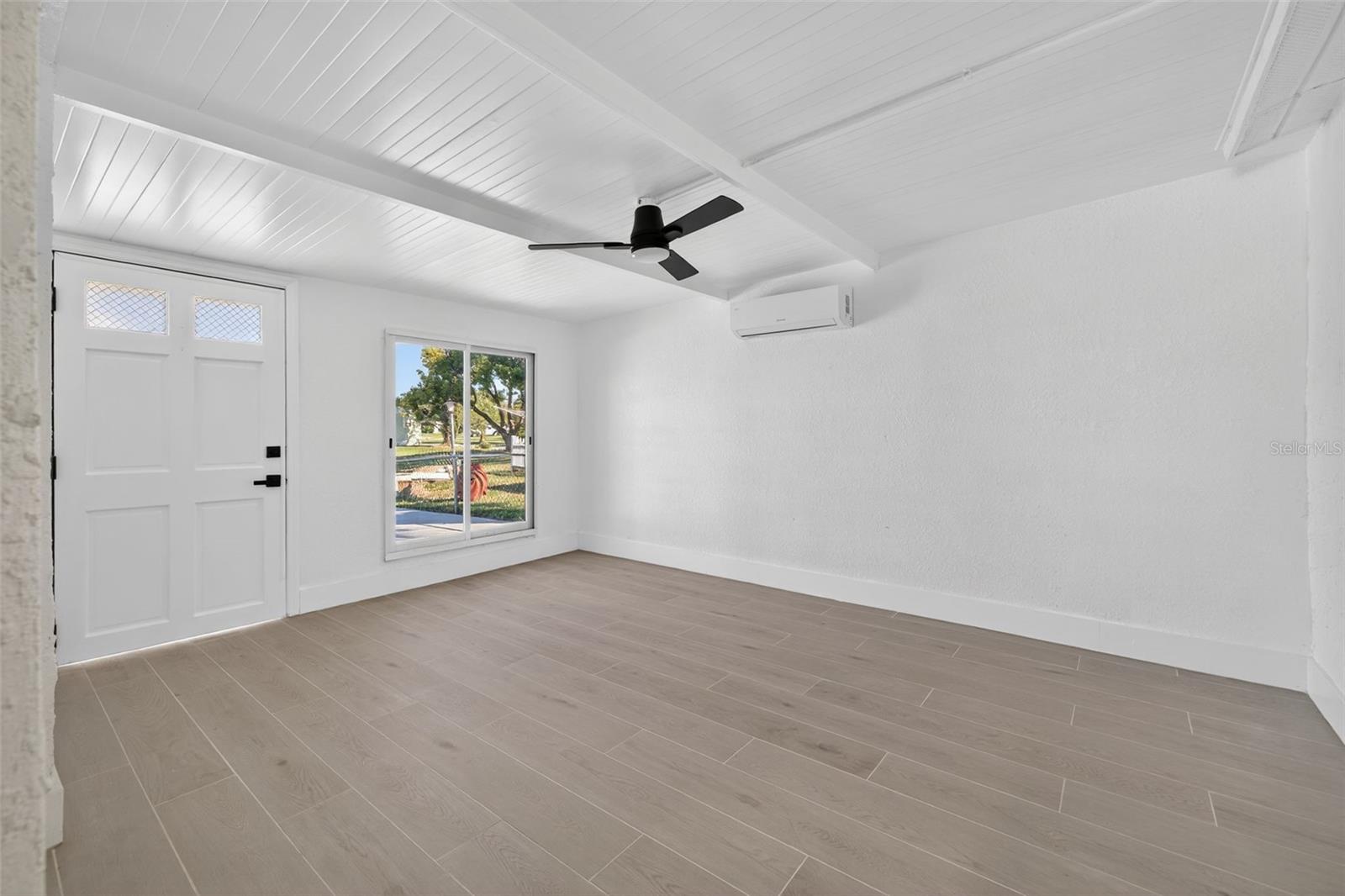 LEISURE BEACH - Residential