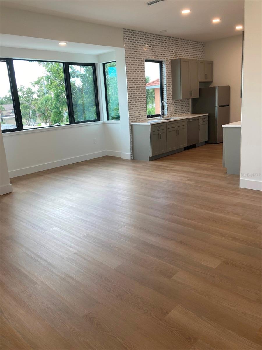 MONTICELLO - Residential