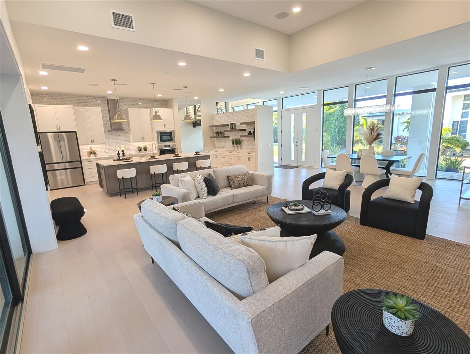 MONTICELLO - Residential