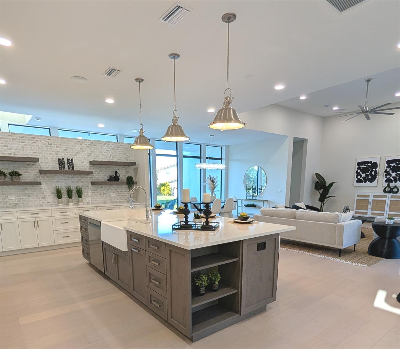 MONTICELLO - Residential