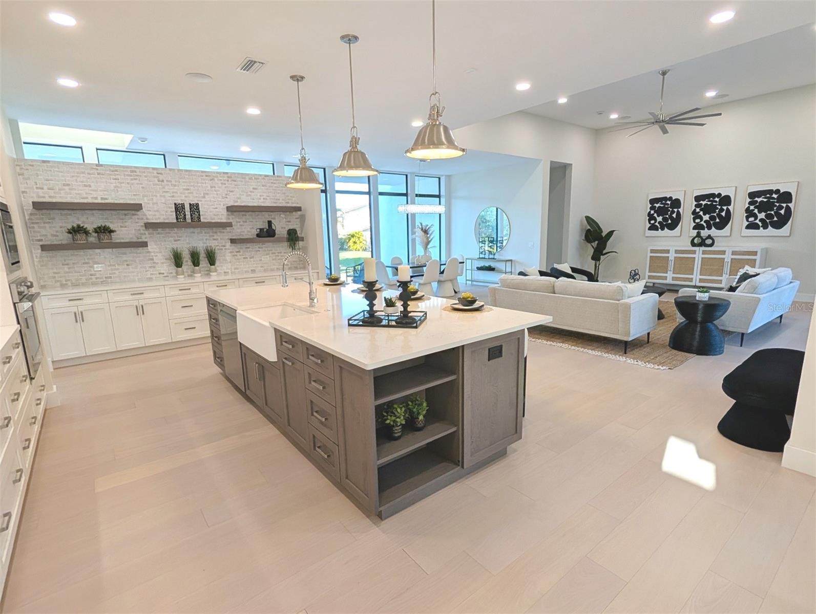 MONTICELLO - Residential