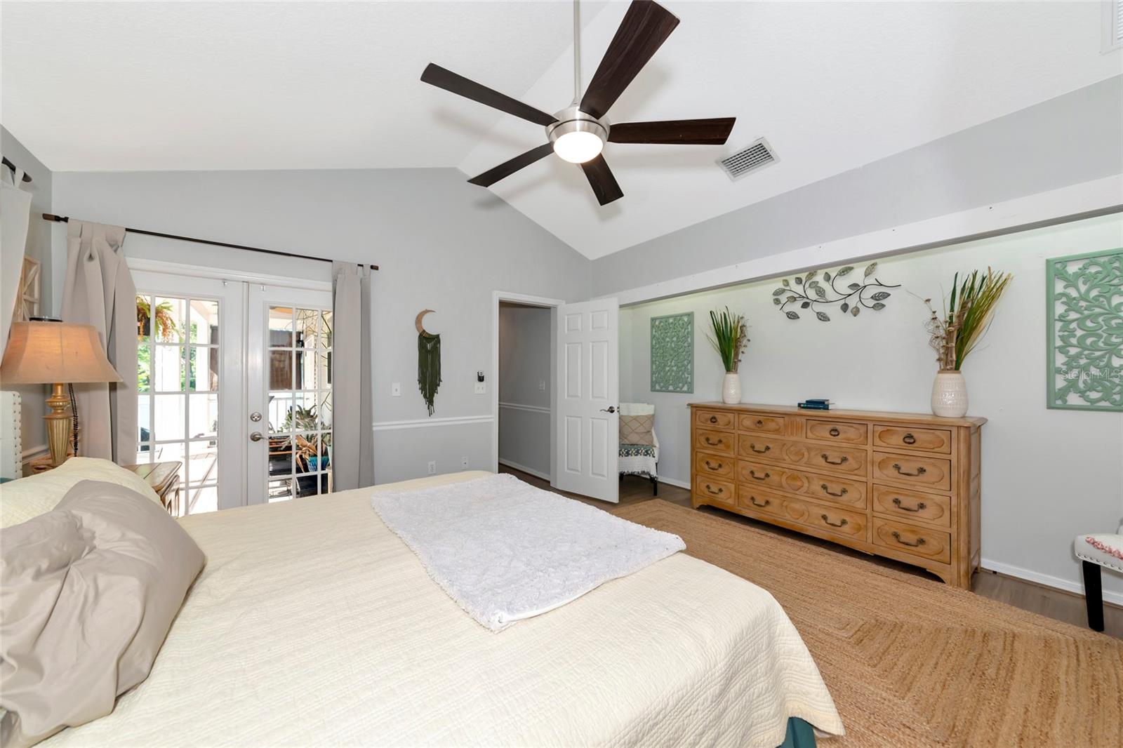 CAPE TOWN VILLAGE PH I - Residential