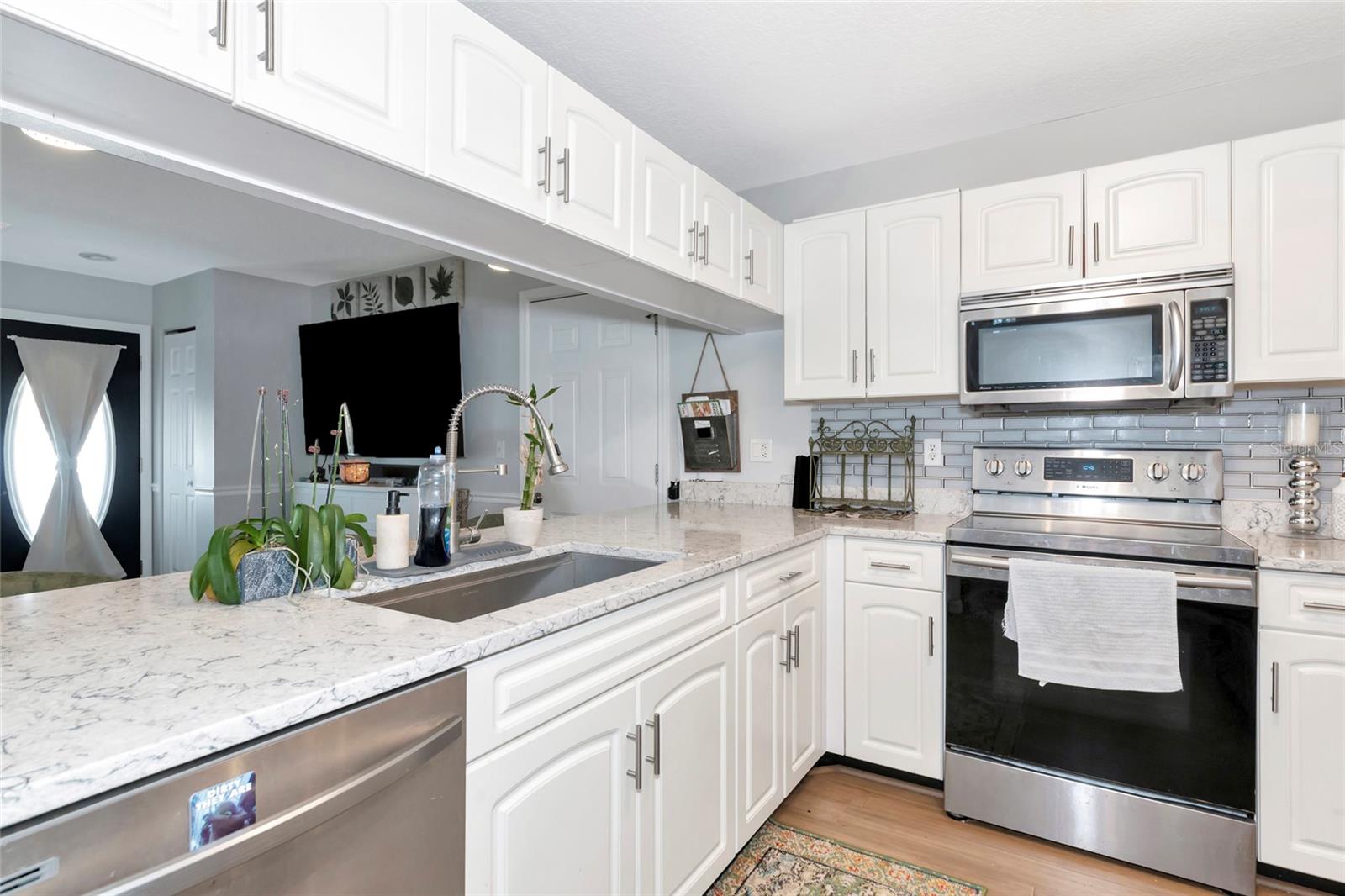 CAPE TOWN VILLAGE PH I - Residential