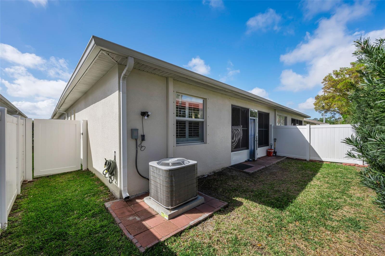 HIGHLAND PARK VILLAS - Residential