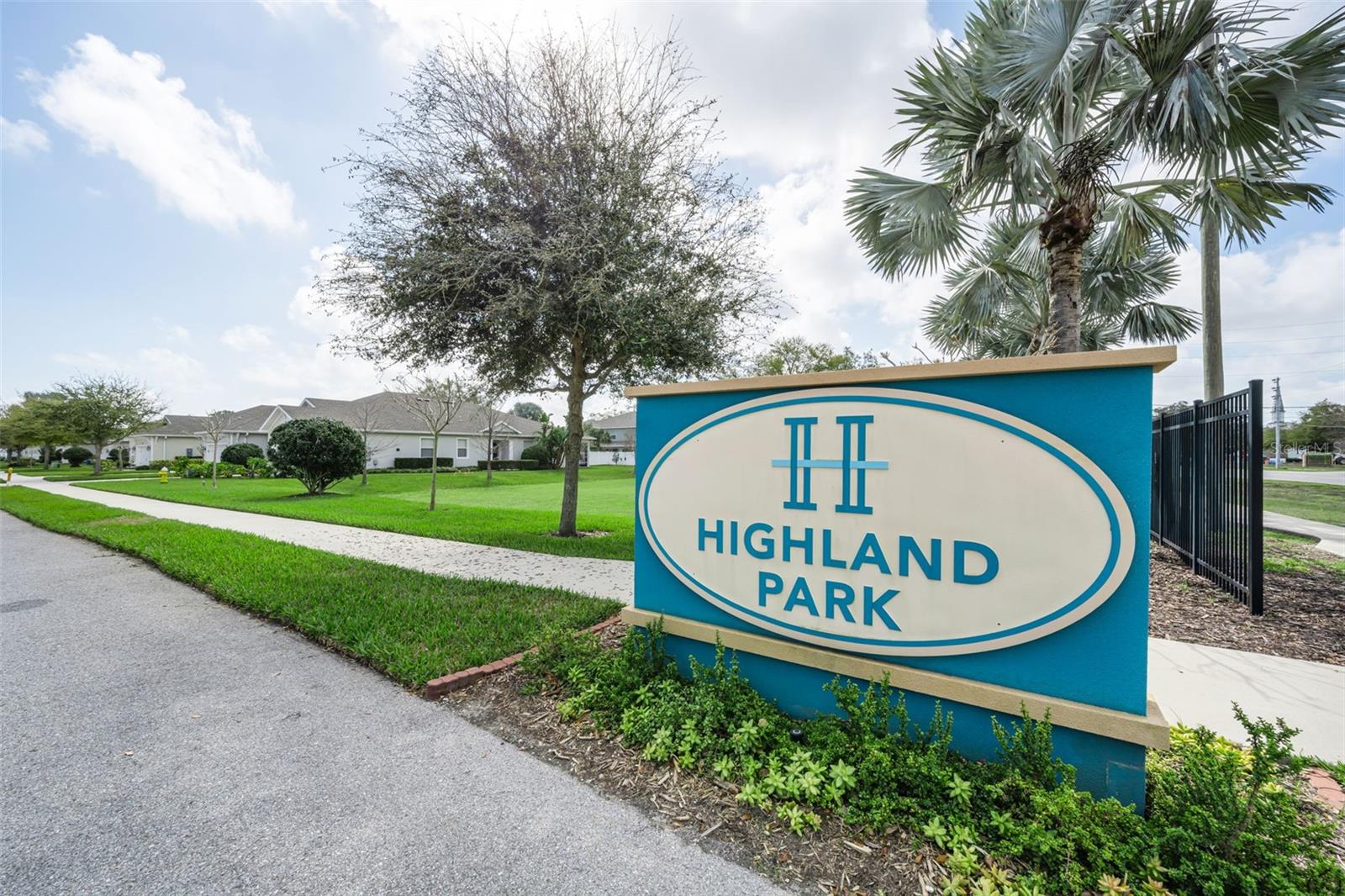 HIGHLAND PARK VILLAS - Residential