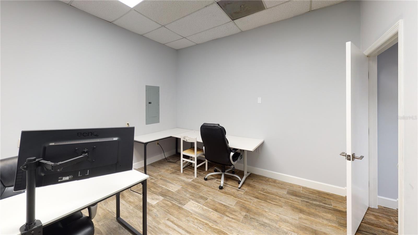 LAKE MARY COMMERCE CENTER - Commercial Lease