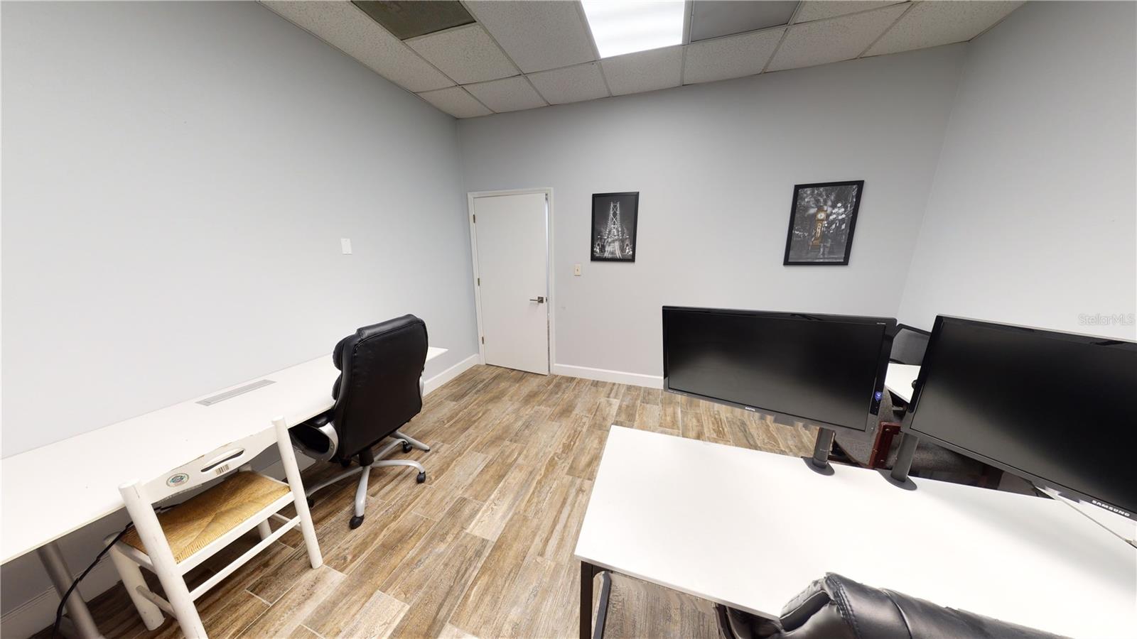 LAKE MARY COMMERCE CENTER - Commercial Lease