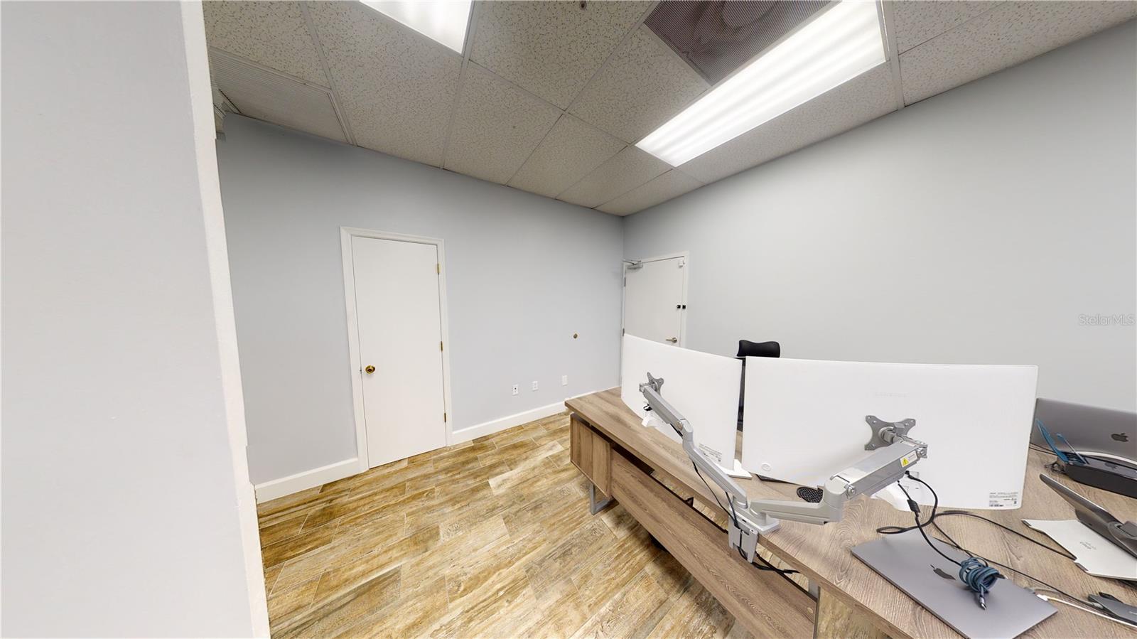 LAKE MARY COMMERCE CENTER - Commercial Lease