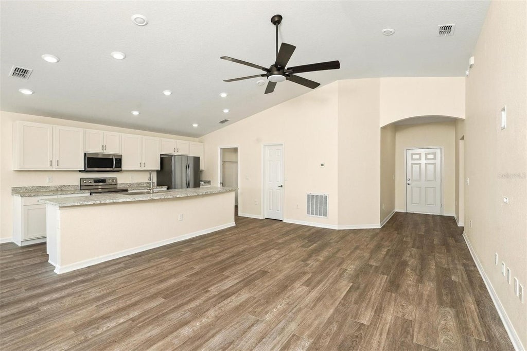 Photo of 2021 Harvest Landing Circle, Lakeland, FL 33810 (MLS # TB8558451)
